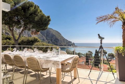 Summary This modern villa with stunning sea views is ideally located 5 minutes walk from the beach, between St Jean Cap Ferrat and Monaco, in absolute calm. The house is designed for relaxation and comfort, all the rooms have sea views. The main leve...