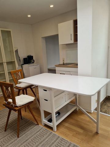 Wonderful quiet garden house apartment for private use. An open plan living area with kitchen and dining table forms the central area of this unique home. The bedroom is ideal for 1 person, but can also accommodate 2 people. Adjacent you will find th...