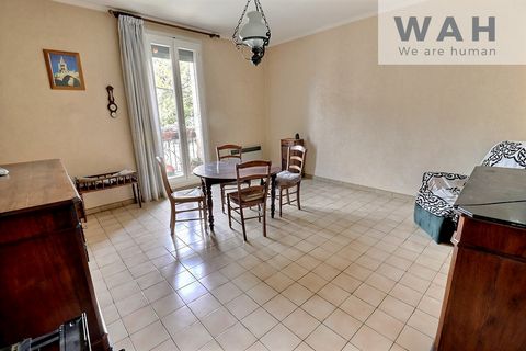 SALE VILLAGE HOUSE 4 ROOMS MONTAGNAC 34530 The WAH agency in Clermont l'Hérault offers you this village house with an area of 115 m2 which is located in the heart of the city, at the foot of schools and shops. It consists on the ground floor of an en...