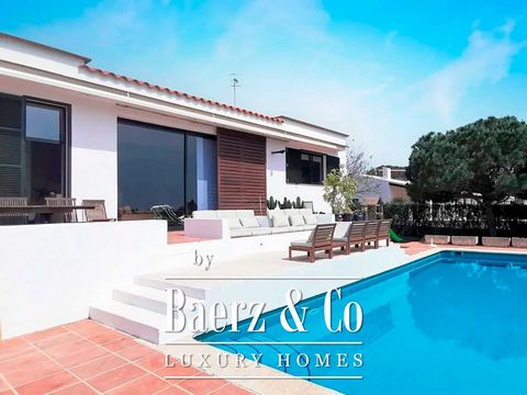 Strategically located within walking distance of the coast and various bathing areas, this property is situated in the prestigious residential area of Binibeca Vell, very close to the famous Fisherman's Village. The villa has been meticulously design...