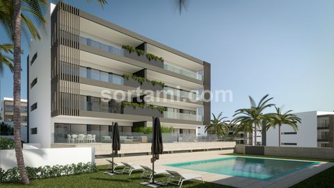 Excellent two bedroom apartment, in Portimão! It comprises a living room and an equipped kitchen in open space, two bedrooms, which of one is en-suite, both with built-in wardrobes and access to a balcony and one bathroom. This incredible apartment f...