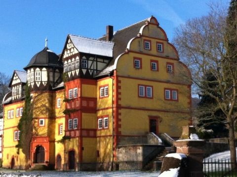 Simple individually furnished vacation apartment (50sqm) with 1 bedroom and sofa bed for max. 4 persons in a small romantic renaissance castle in Mansbach in the middle of the north Hessian Kuppenrhön near the Green Belt. The apartment has radiators ...