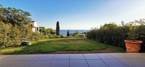 Cassis - 400 meters from Bestouan beach, in a quiet semi-recent luxury residence, very beautiful apartment on the ground floor overlooking the sea. Apartment of 84 m2, extended by a large terrace of 32 m2 and a private garden of 90 m2, consists of an...