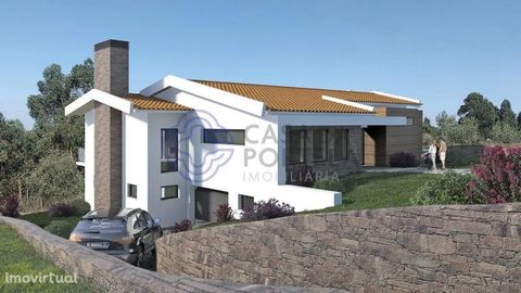 Terrain avec projet approuvé près de Ferreira do Zêzere dans le centre du Portugal Ce terrain d’environ 3 200,00 m2, a le projet architectural approuvé pour la construction d’une villa à deux étages d’environ 300,00 m2, est situé dans un quartier trè...