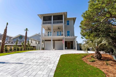 Welcome to Magnolia Manor, a like-new heirloom residence that capitalizes on all Grayton Beach has to offer. The home is situated atop one of the highest lots in Grayton, allowing unobstructed views of the Gulf of Mexico and the towering dunes of Gra...
