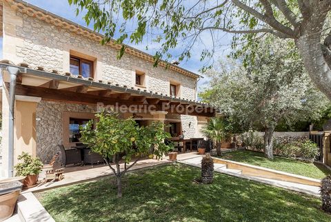 Beautiful country house with pool for sale in the heart of Calvia village Mediterranean villa built in 2008 and located in the heart of the beautiful village of Calvia set on a plot of 840m2 and with 260m2 constructed area. On the first floor we find...