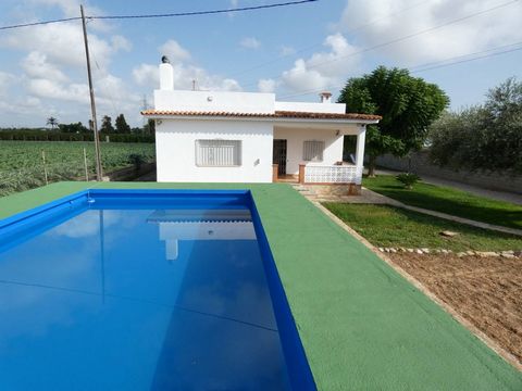 Total surface area 264 m², villa plot area 1494 m², usable floor area 250 m², double bedrooms: 4, 1 bathrooms, age between 30 and 50 years, built-in wardrobes, paving, ext. woodwork (pvc), fireplace, kitchen, dining room (con chimenea), state of repa...