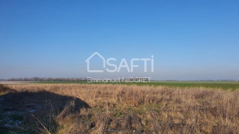 A plot of land of 1,764 m² is available to you, constituting the ideal space to bring your real estate projects to life. Free from any builder, the land is not yet serviced, requiring the installation of individual sanitation. The planning certificat...