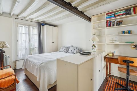 Welcome to this delightful apartment located in Rue de Turenne, offering a perfect blend of comfort and typical Parisian style. Situated on 3rd floor, it features a bedroom with an office corner, a kitchen, a bathroom and a spacious living room. As y...