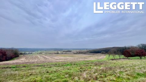 A26418BE47 - Building plot of 4028 m² in a village combining the pleasure of the countryside, and proximity to the necessary services to facilitate daily life, small shops, health professionals, schools... Ideal for a family looking for a certain qua...