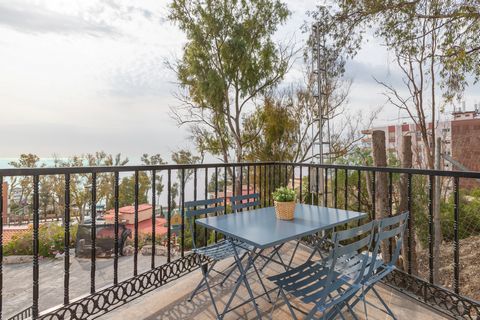 This beautiful flat 250 meters from the beach is located near Malaga and welcomes 2 guests. In a very quiet residential area, just outside the center of Malaga, this beautiful and cosy flat offers you all the comforts to make you feel at home. Enjoy ...