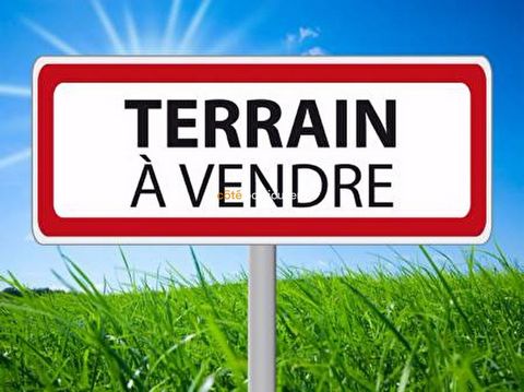 Land for sale in Saint Michel en l'Herm. Serviced plot of land of about 568 m2.