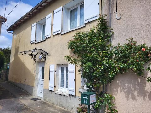 Located at the end of a quiet street just a couple of kilometres from Saint Savin, where you will find bars, restaurants, shops - everything you need, this house is ready to move into and would make an ideal family home - permanent or vacation The gr...