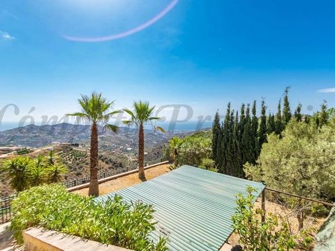 Are you looking for a country property in Torrox with stunning views and where you can enjoy the mountains? This magnificent country house, located between mountains and with unbeatable views, offers the possibility to disconnect from the daily routi...