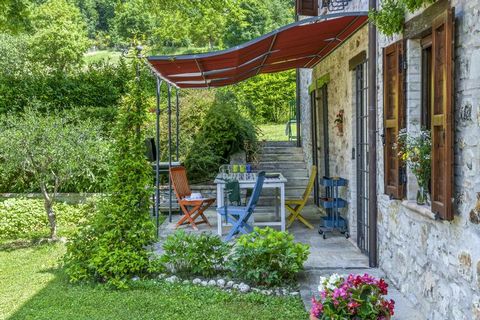 This 4 bedroom villa is located in Fermignano and is made of stone, close to the beautiful city of Urbino. The villa is completely fenced and has a large garden and a natural saltwater pool where you can cool down. It is a perfect place for large fam...