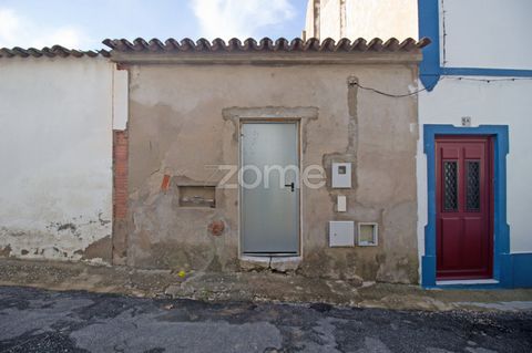 Identificação do imóvel: ZMPT564611 If you are looking for an investment opportunity in the thriving Alentejo real estate market, I present you this small property, yet to be completed, but with great potential for the rental or sale market, adaptabl...