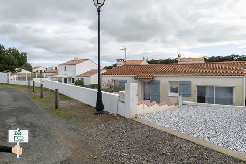 Come and discover this 80 m2 house in the heart of the village of La Terrière in La Tranche sur mer. Ideally located close to shops, the forest and the sea, you will enjoy a dynamic seaside resort in winter and summer, facing the Ile de Ré, labelled ...