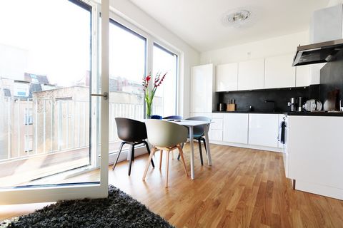 Brand new Apartment on the 4th floor (lift), wooden floor parquet, bay to ceiling windows which allow lots of sunlight, bedroom with en-suite bathroom and walk in rain shower. From there step out onto the large terrace which goes along the entire Apa...