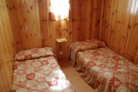 At Bungalowpark Isabena you have the choice of two different kinds of holiday accommodations. There are bungalows, available as 2-person (ES-22482-01), 3-person (ES-22482-02), 4-person (ES-22482-03), 5-person (ES-22482-04) and 6-person (ES-22482-05) ...