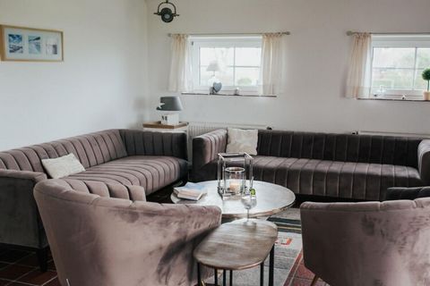 The lovingly furnished holiday home is located directly on the dike and has everything you need for a relaxing North Sea vacation. There is a winter garden on the south side, where you can enjoy calm and silence for a long time. The large garden of a...