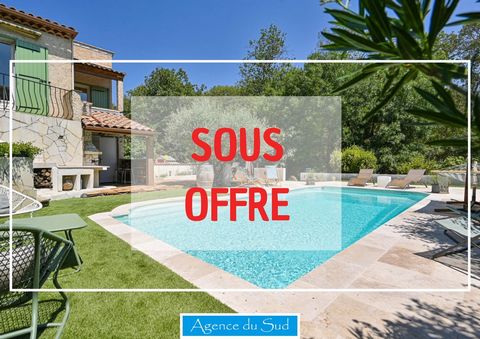 The Agence du Sud offers a pretty detached house of character T4 of 120m2 living space on 1000m2 of fully fenced land, in Moulin de Redon in the town of Auriol. On one level, it consists of a living room of 32m2 with cathedral ceiling and fireplace, ...