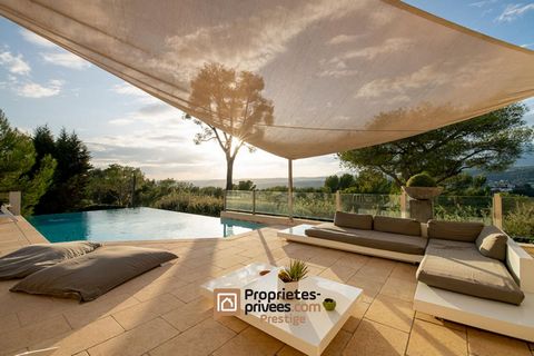 Magnifique Villa 9 pièces 450m2 environ de style contemporaine, construite en 2007 sur un terrain de 3090m2 à Saint Paul De Vence (06570) , au calme idéalement située proche toutes commodités et à seulement 15 minutes de l'aéroport de NICE. -Offrant ...