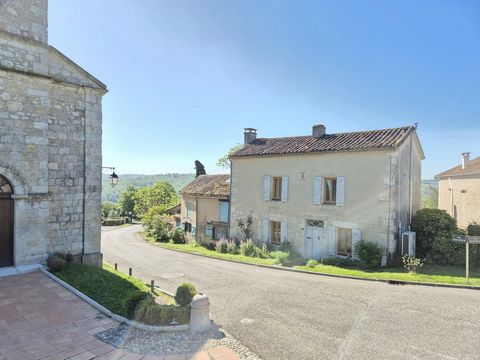 EXCLUSIVE TO BEAUX VILLAGES! Large and beautiful stone house situated in the heart of a village with independent flat, large garage and swimming pool, situated a few minutes from Auvillar, Tarn et Garonne. The main house consists of an entrance hall ...