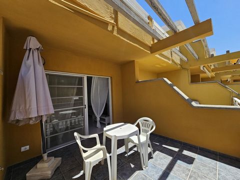 Mooie duplex gelegen in Sonnenland, in het zuiden van Gran Canaria, in een goed onderhouden complex met een gemeenschappelijk zwembad en een café-bar. De woning valt buiten het toeristische verhuurprogramma en is gelegen op een hoek binnen het comple...