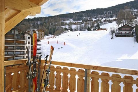 Welcome to your alpine retreat in the heart of Nendaz, where comfort meets convenience! This charming 3-star, 41 m² flat accommodates up to 6 guests and is ideally located just steps from the village center and the ski lifts of the stunning 4 Valleys...