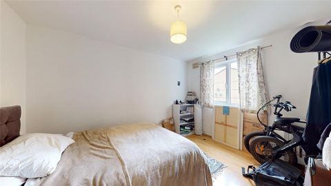 Ideal buy-to-let opportunity with an impressive 8% rental yield. This spacious first-floor apartment features two generous double bedrooms and comes with dedicated parking. Inside, you'll find a bright reception room with a dining area, elegant wood ...