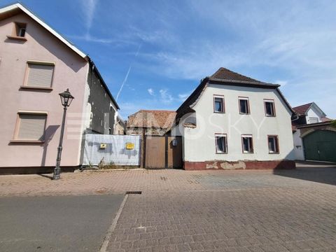 Dieses Einfamilienhaus in ruhiger Lage bietet Ihnen die Umsetzung nach Ihren Wünschen. Das Haus befindet sich aktuell im Rohbauzustand und kann aufgrund der vorliegenden Genehmigungen direkt fertiggestellt werden, geplant sind 150m² Wohnfläche und 6 ...