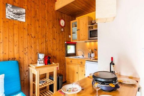 Klein appartement van 35 vierkante meter gelegen in &àgrave; La Clusaz. Array Dit charmante appartement van 35 vierkante meter ligt in het hart van de stad. op de 1e verdieping zonder lift. Het heeft een balkon met prachtig uitzicht op de bergen. Het...