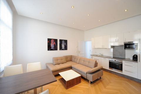 Our apartment “Pop Live” is located in the 12th district of Vienna, Tanbruckgasse 33/29 and is very easy to reach by public transport. The modern and fully furnished apartment with a size of 41 m², has a bedroom, a living room, a fully equipped kitch...