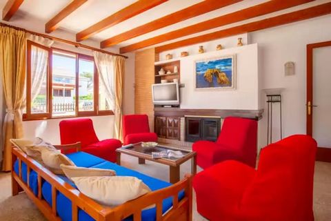 You can organise a long breakfast or a meal for your loved ones at the furnished porch. The great terrace is the ideal place to sunbathe on one of the two sunbeds. There is an exterior shower bathroom and a toilet for your comfort. The accommodation ...