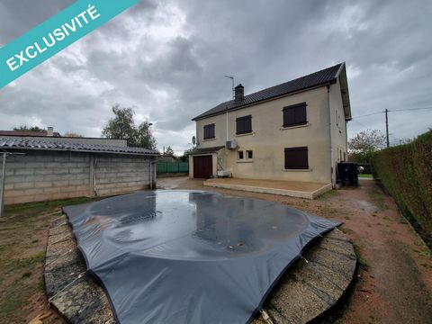 Située à Saint-Vallier, à 2 minutes du centre de St Vallier, cette maison bénéficie d'un environnement urbain dynamique, à proximité d'écoles, lycées, et crèches, ainsi que des transports en commun tel que bus et train. Dotée terrasse proche de la pi...