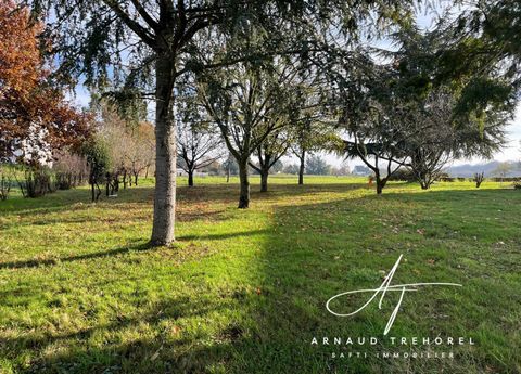 Le terrain de 697 m² est situé à Tiercé (49125). La commune de Tiercé se distingue par son ambiance conviviale et son atmosphère tranquille. Proche des commerces et des services, ce terrain bénéficie d'une localisation pratique pour le quotidien. Les...