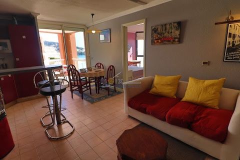 Apartment for sale at La Corniche in Sète. Located on the seafront, spacious 2-room apartment of approximately 37m2 located on the 1st floor. It consists of a living room with fitted kitchen opening onto a terrace, a bedroom, a shower room and separa...