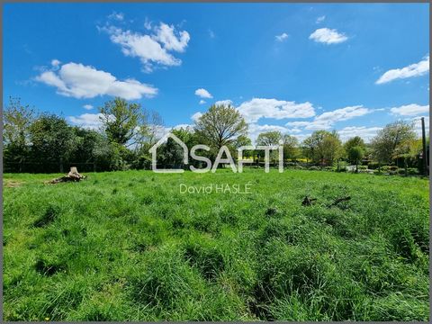 En sortie de bourg du Sel de Bretagne, beau terrain de 1220m² constructible. Entièrement plat, exposé plein sud et libre de constructeur. En partie viabilisé (eau et électricité). Il s'agit d'un terrain en drapeau, ce qui signifie qu'il y a un chemin...