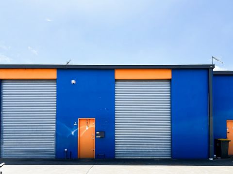 * Ideal for mancave, personal storage, tradies unit * Security gates & lighting at the complex * Close to Frankston-Dandenong Road, Peninsula Link & Eastlink * Available now!