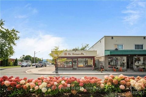 Turnkey Restaurant for Sale, including both BUSINESS & BUILDING, located in the downtown area of Carleton Place. This spot is ideal for restaurants or food businesses, especially with ongoing residential and commercial developments nearby. It's a cor...