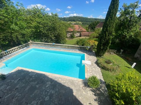 Just 10 minutes from Figeac, discover a unique property that reflects the atmosphere of the South West of France. This charming home offers an alluring blend of rustic style, country tranquility and commanding views. Main Features : Terrace View: Enj...