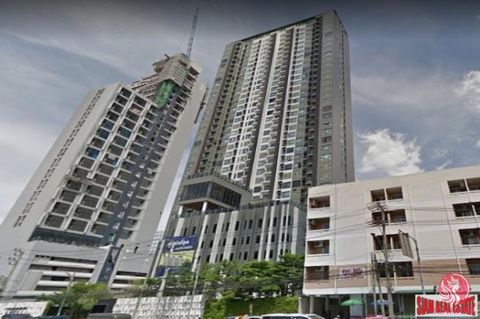 Si tratta di un condominio pulito e confortevole con una camera da letto e un bagno in vendita a pochi passi da due stazioni MRT, Rama 9 e Phetchaburi. Situato al 27 ° piano, la vista sulla città è eccezionale. Lo spazio abitativo aperto ha pavimenti...