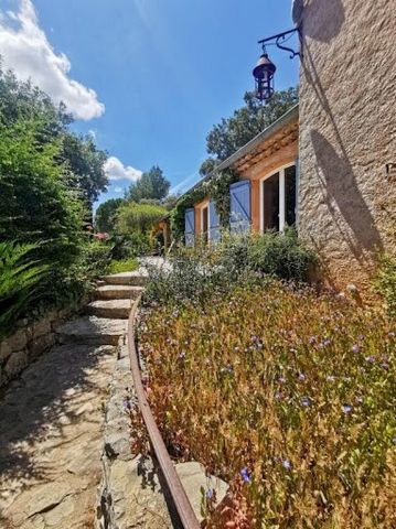 Villa de 140m² avec Piscine à Trans-en-Provence - Un Havre de Paix au Milieu de la Verdure ! A la recherche de votre coin de paradis sans être isolé ? Découvrez cette superbe villa de 140m² habitable, située à Trans-en-Provence, nichée au coeur de la...