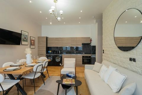 Welkom in dit appartement met 3 slaapkamers en 3 badkamers, volledig voorzien van airconditioning, elegant, ruim, kwaliteitsmeubilair en beddengoed, smaakvol ingericht, mijn appartement ligt in het hart van de hoofdstad. Halverwege de Marais, Beaubou...