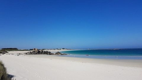 Uitzonderlijke en bevoorrechte omgeving # Bretagne # Noord-Finistère # Strand # Wit zand # Zee # Surfen# Zeilen # Grote tuin # Toegang tot het strand te voet # Beschermd gebied # Grandioze landschappen Droomt u van een huis aan zee in een rustige omg...