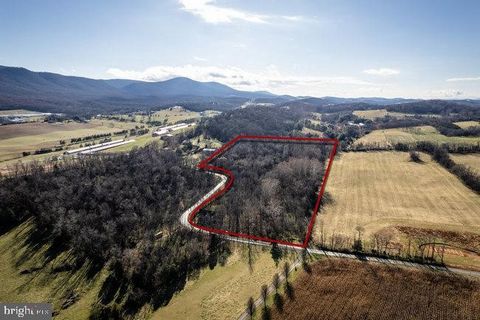 Welcome to 2410 Mauzy Athlone Road. This exceptional property spans 18 acres of serene, wooded land, offering unparalleled privacy and tranquility. Its prime location provides excellent access to Interstate 81, facilitating convenient travel. The pro...