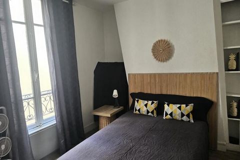 Ontdek een charmant toevluchtsoord van 38 vierkante meter in het levendige 10e arrondissement van Parijs, perfect geschikt voor een onvergetelijk verblijf in de Lichtstad. Dit gezellige appartement beschikt over een serene slaapkamer met een tweepers...