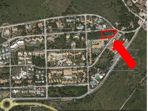 Building plot with all services and without restrictions to obtain a building licence. Located at a short distance from the beach of Arenal den Castell to which you can walk, it borders with a green area on the west side, and remember that the urbani...