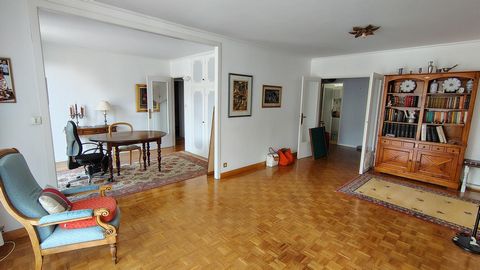 Très bel appartement de 87 m², 2 chambres, cave et garage. Résidence prisée du centre-ville !!!