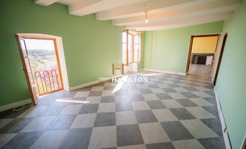 ENSEMBLE IMMOBILIER AU CUR DU VILLAGE MÉDIÉVAL